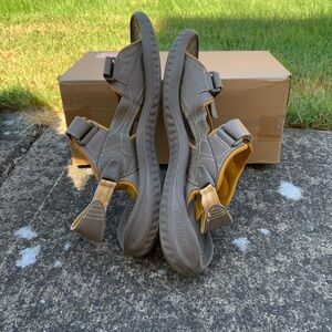 Columbia Outdoor Sandals in Gray and Yellow| Men 12